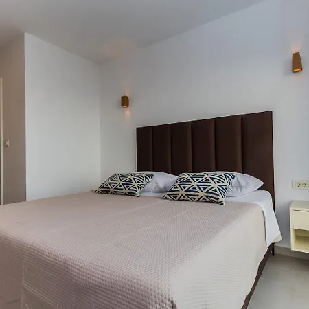 Luxury Bellevue * Podstrana