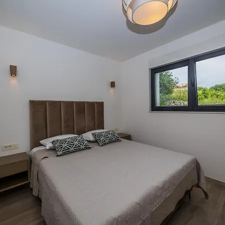 Luxury Bellevue * Podstrana