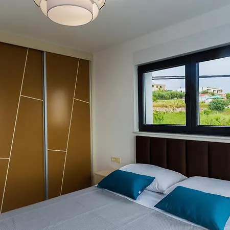 Luxury Bellevue Apartment Podstrana